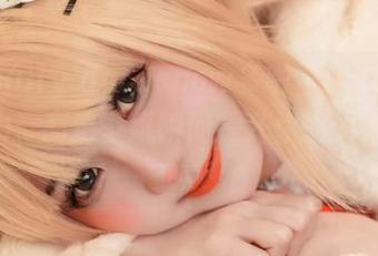 体验sally dorasnow多啦雪D.Va学生装魅力，高清壁纸瞬间提升你的桌面风格.txt